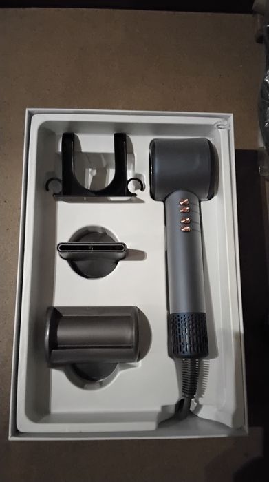 Продаю фен новый