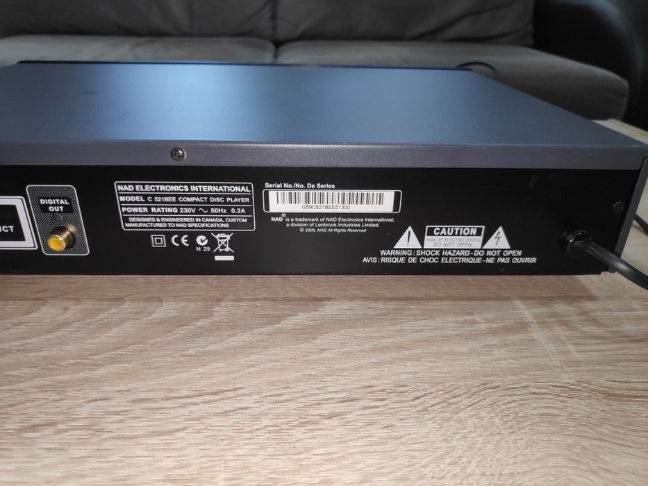 Продавам CD player NAD C 521BEE