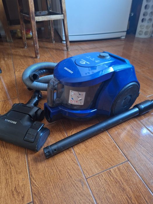 Aspirator, fier de călcat