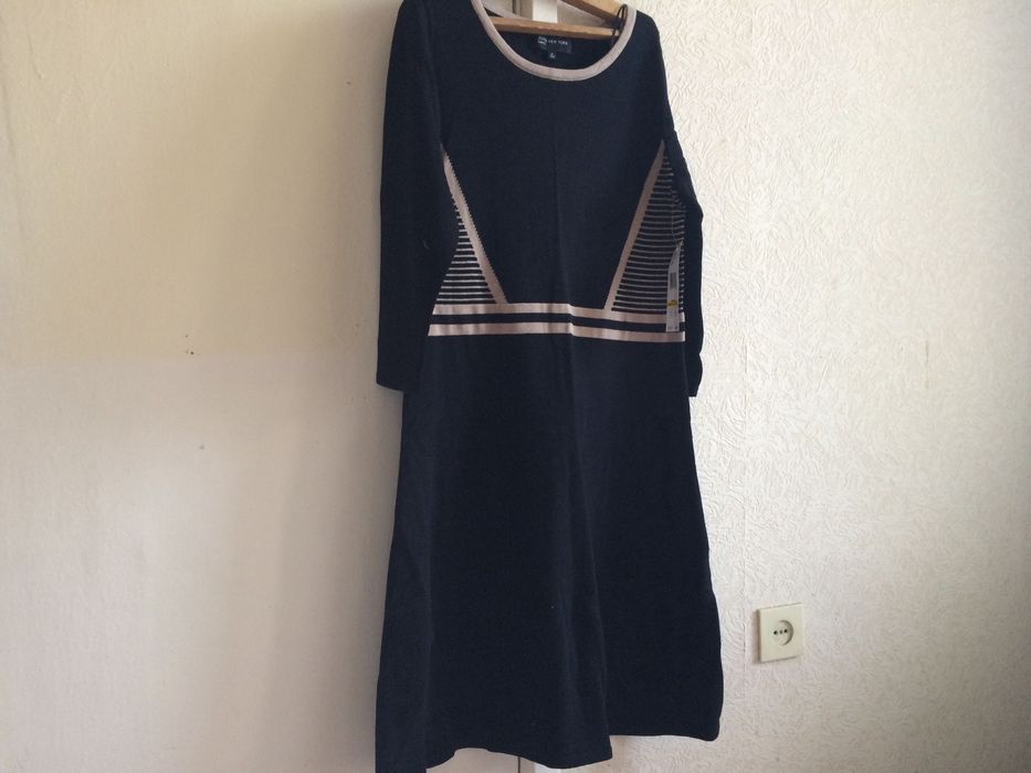 Платье новое, чёрного цвета, чуть тёплое, США.