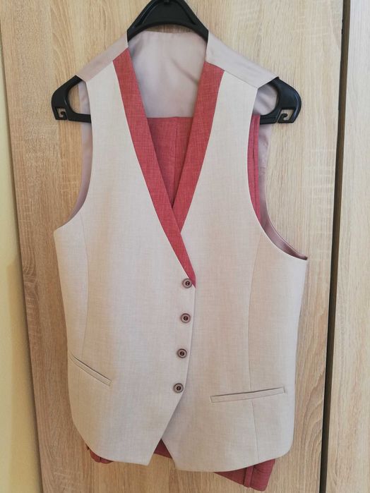 Costum Elegant din 3 piese