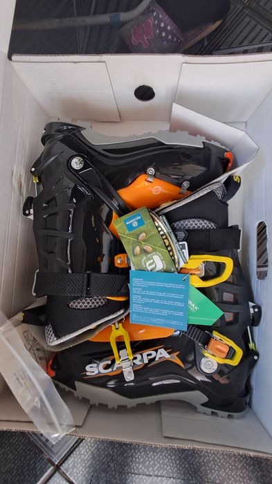 clăpari  Scarpa Vector , TLT , axial alpine  NOI