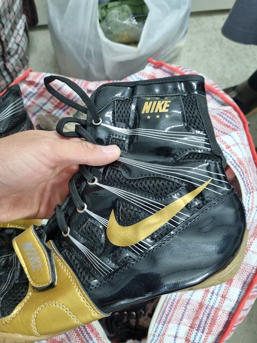 Боксерки Nike черно золотые