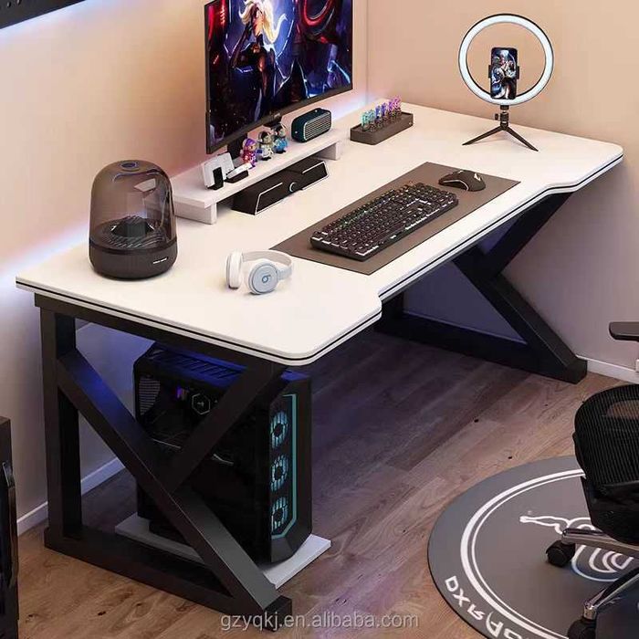 Компьютерный стол  с карбоновым покрытием Игровой компьютерный