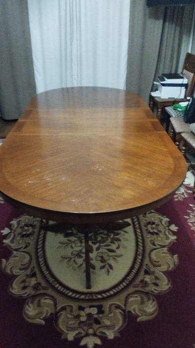 Стол для гостиной