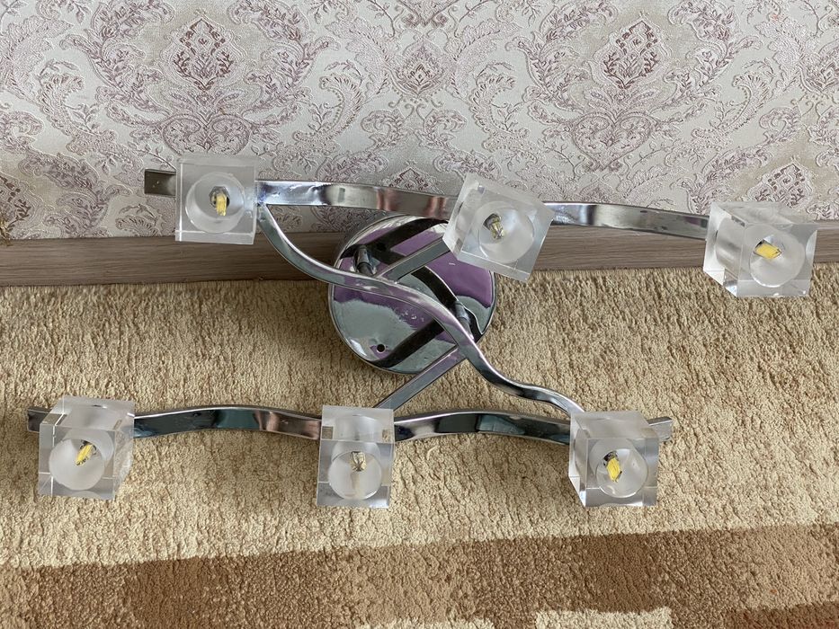 Люстра б/у в хорошем состоянии