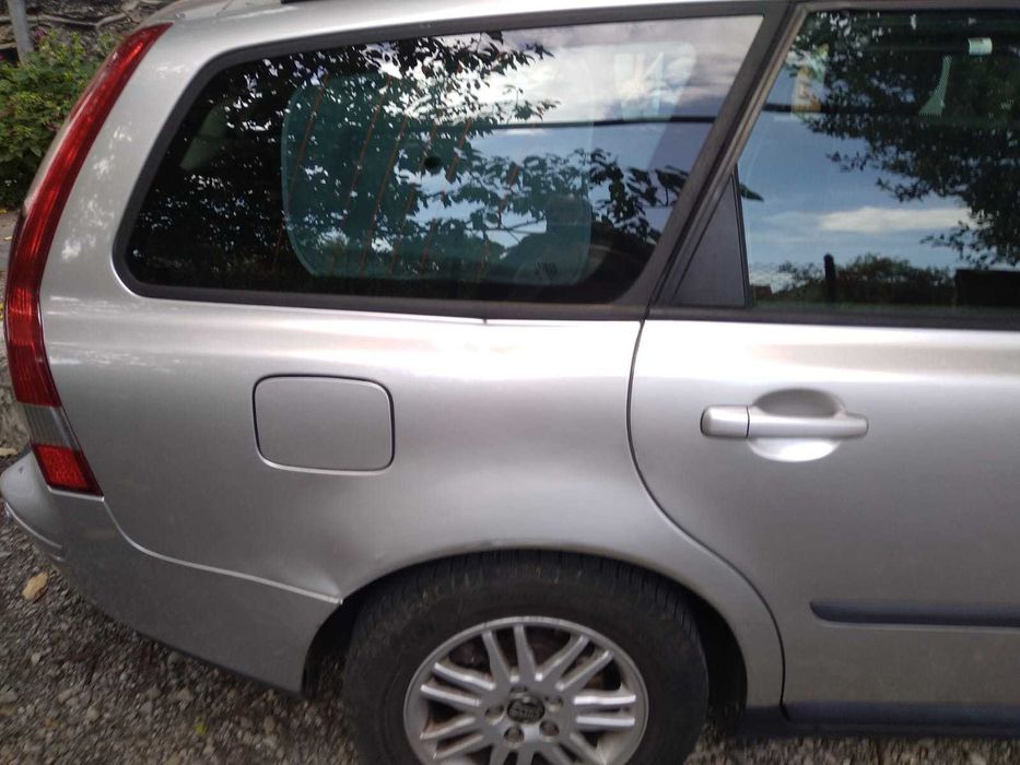 De vanzare Volvo V50 1.6 Diesel 2006 si caroserie cu motor de rezerva