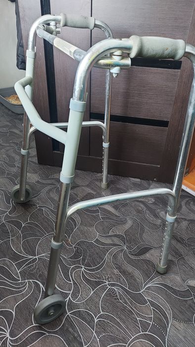 Ходунки для взрослых