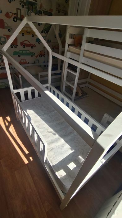 Детская кровать домик
