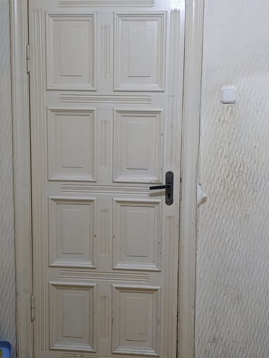 Продам стальную дверь