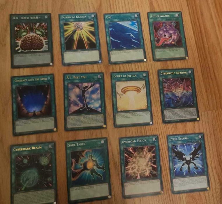 Продавам оригинални old school Yu Gi Oh карти