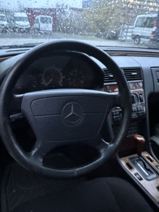 Mercedes C250D w202