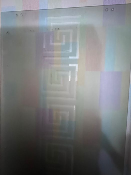 Стеклянная дверь