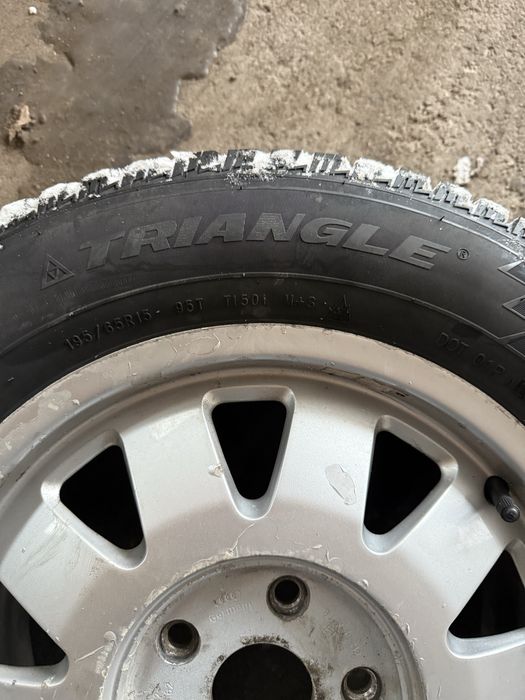 Продам диски с шипованой резиной