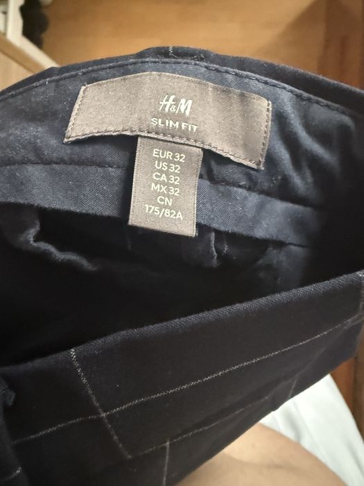Pantaloni scurti - lungi  H&M barbati eleganti