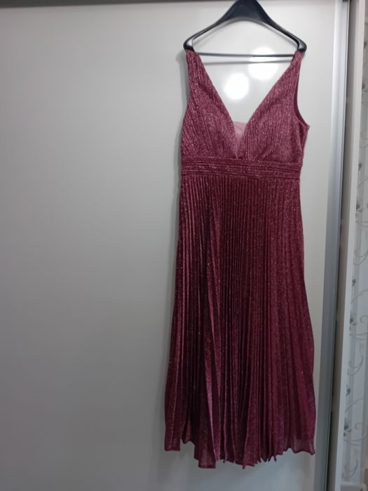 Елегантна рокля.