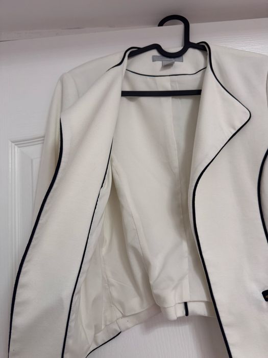 Sacou alb H&M.