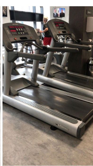 Depozit aparate fitness profesionale (Life Fitness)