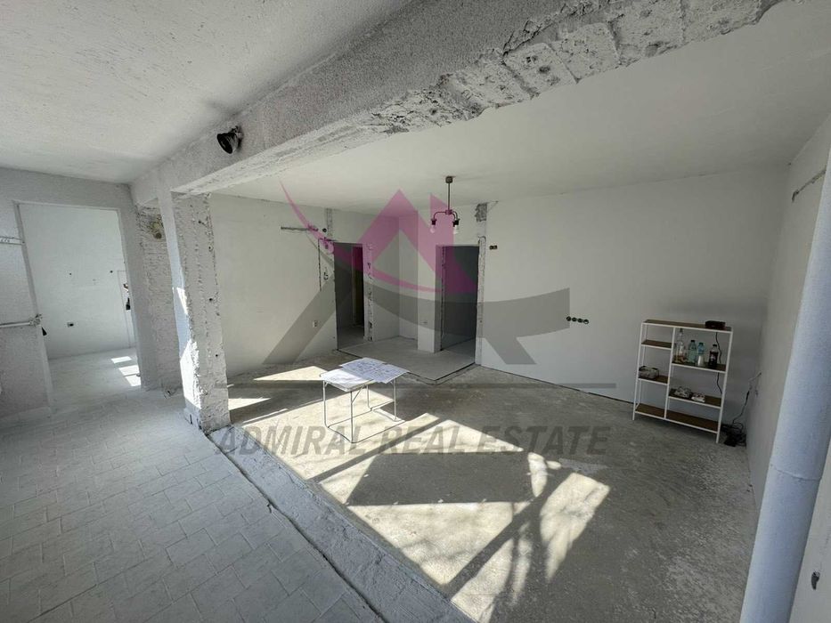 Продава се Тристаен апартамент в Варна, ВИНС - 75 кв.м за 2800 €/кв.м - Снимка #3