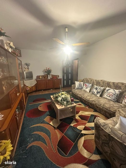 Apartament 3 Camere Decomandat Frumoasa Nicolina 135000 Euro