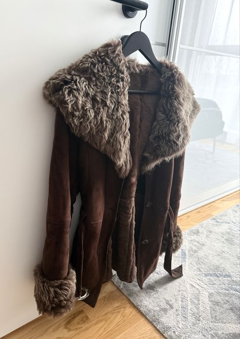 Haina blana Naturala , geaca groasa piele . S-M , Perfecta, cu Gluga .