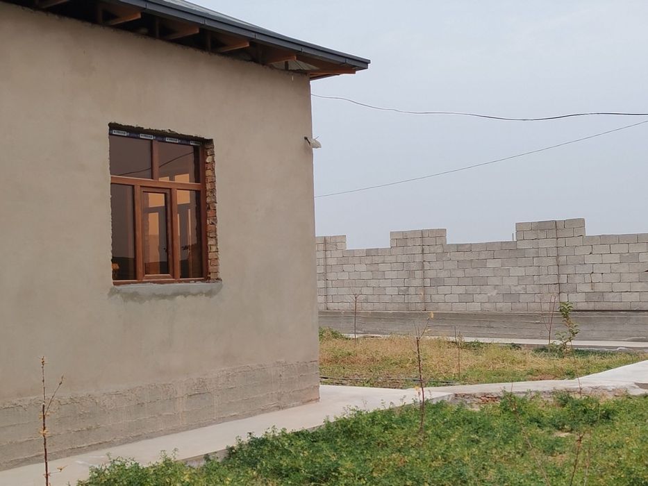 4 sotxli xovli sotiladi