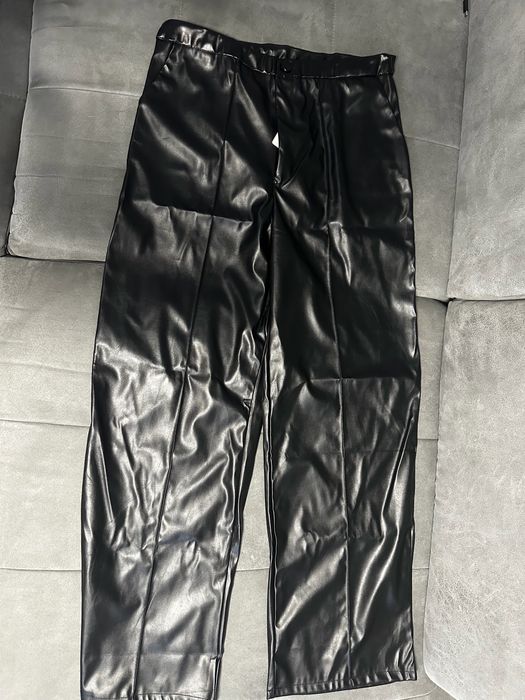 Pantaloni lungi imitatie de piele