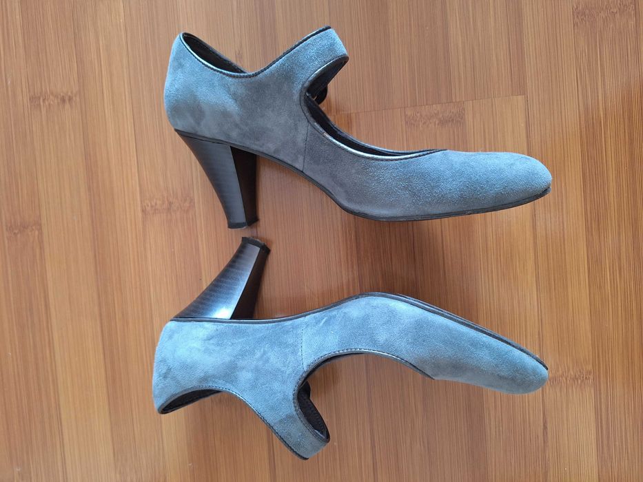 Дамски обувки- естествен велур