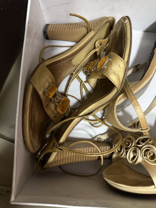 Продаю обувь по 2000 тенге