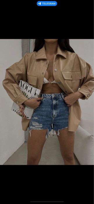 Къси кожени панталонки с колан , Риза от еко кожа