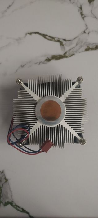 Продаю кулер deep cool