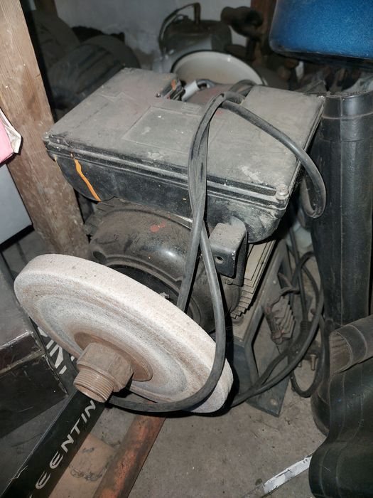 Продам металлический лист и бак