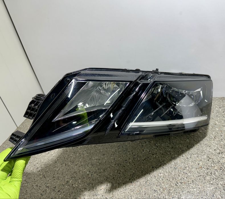 Far stânga full led octavia 3 facelift