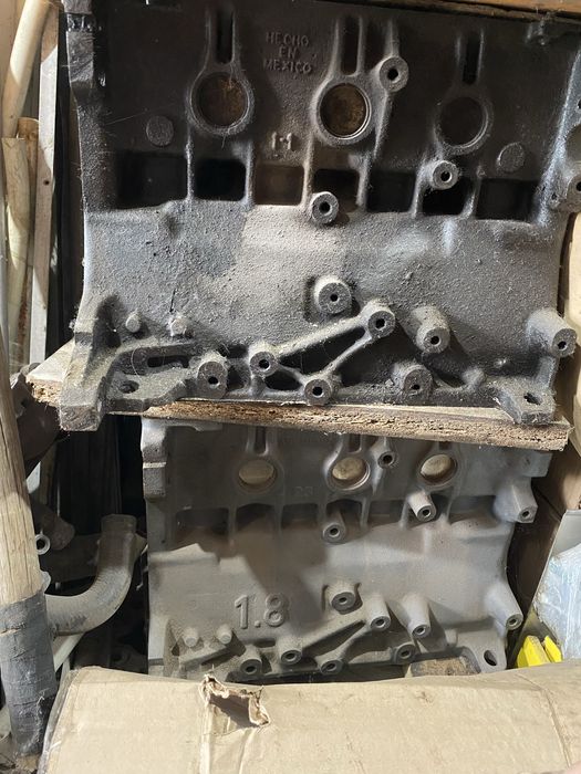 Два блока от ауди 80 1.8 бензин