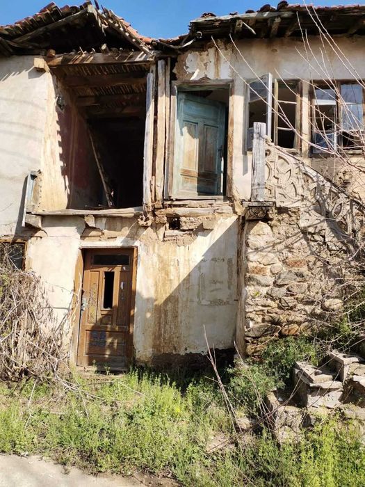 Продава се парцел в с. Крумово – ток, вода, регулация, от собственик.