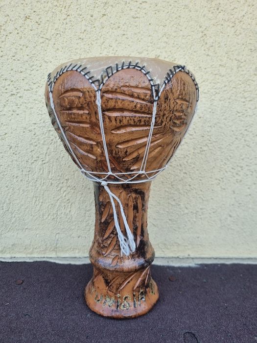 Djembe Tarabana Darbuka Bongos