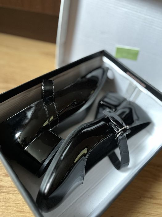 Официални обувки