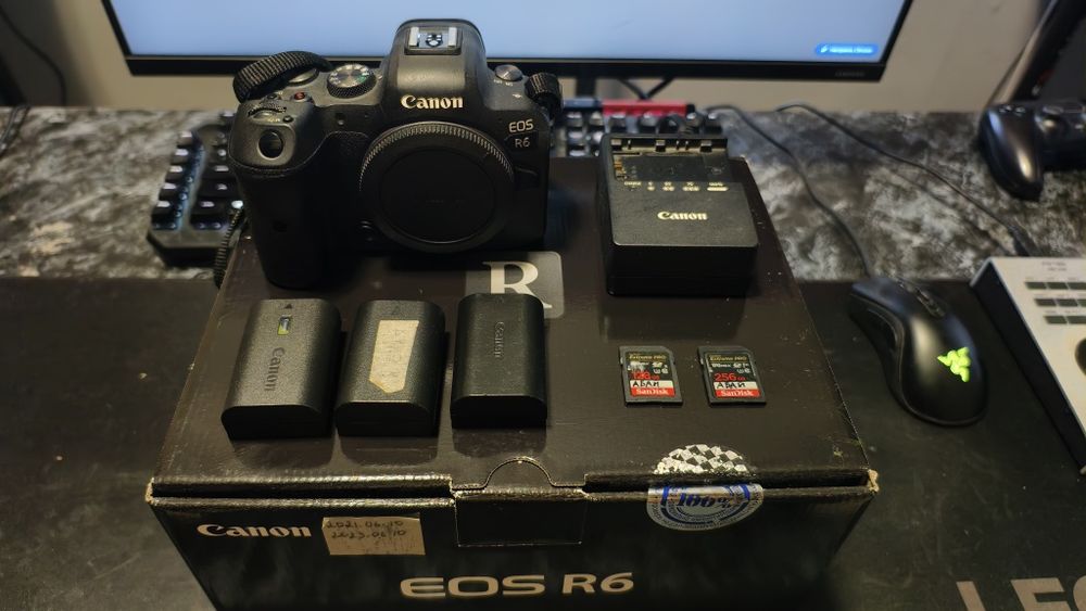 Canon R6 + флешка 128 гб (300 мб/сек) + 256 гб (170 мб/сек) + 3 аккум