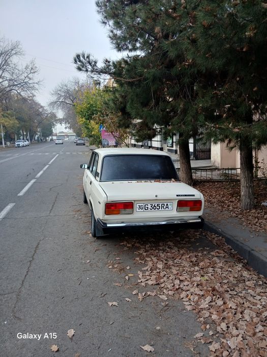 Lada 2107 jiguli sotiladi