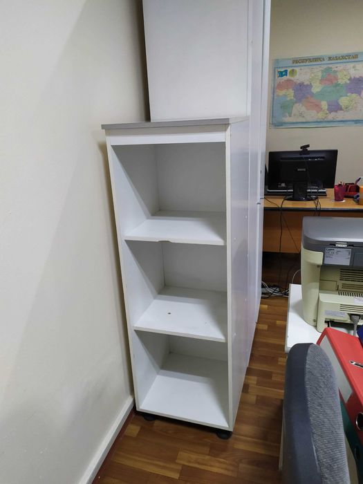 Офисные столы и Шкафы