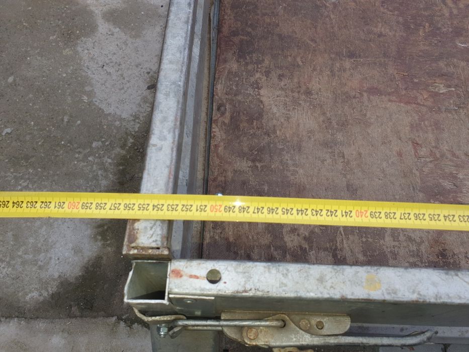 Vând remorca pongratz