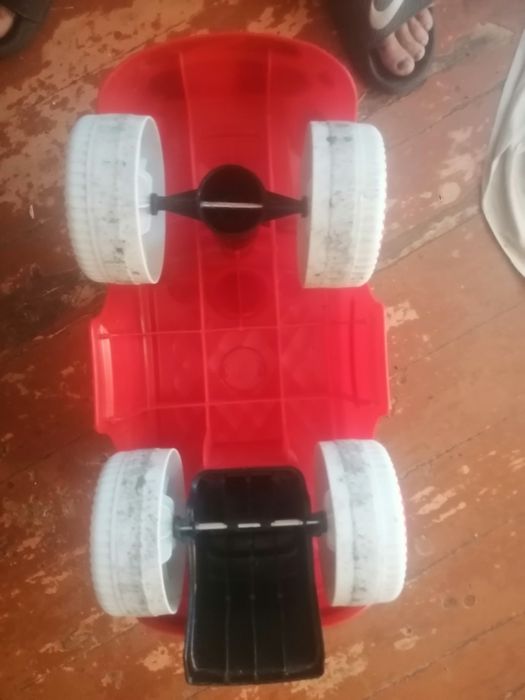 Продам детскую машину