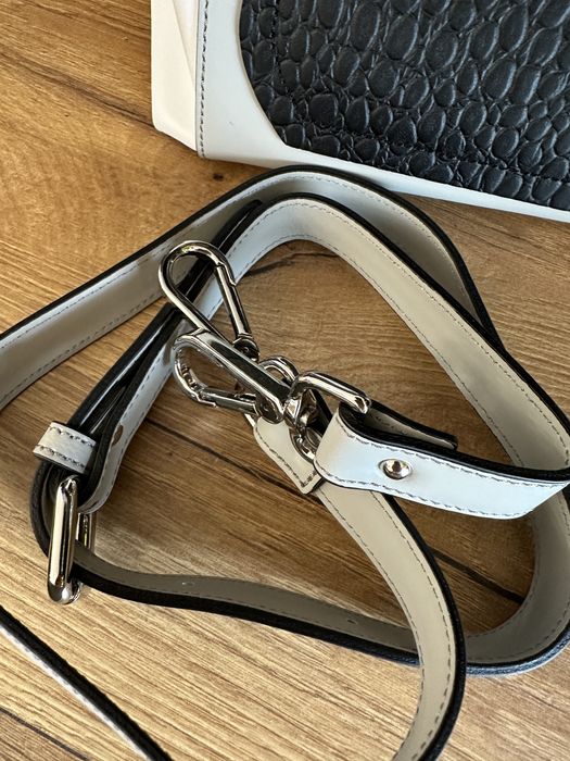 Елеганта дамска чанта Baldinini