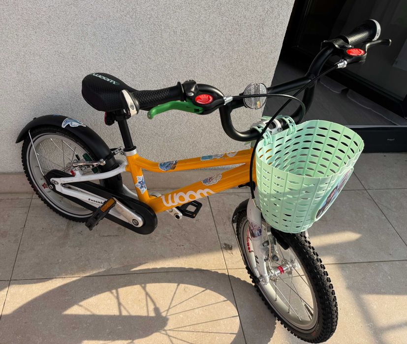 Bicicleta woom 2 - personalizata cu Elsa si Ana