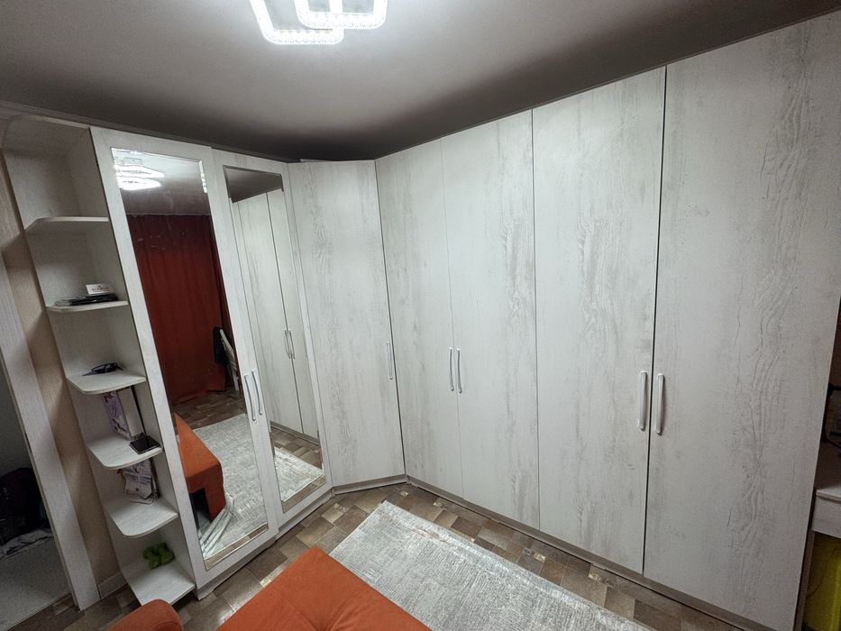 Шкаф угловой большой