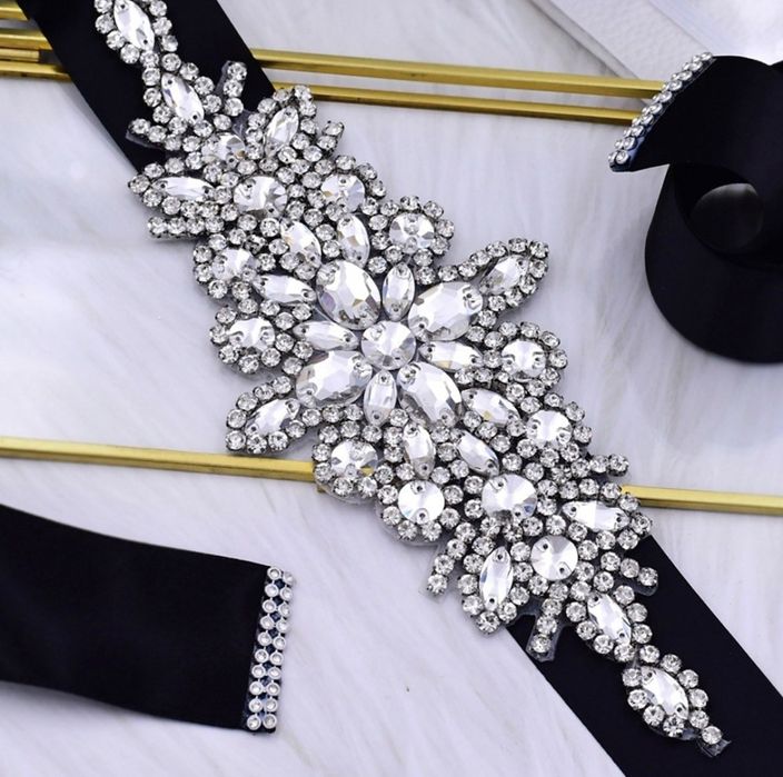 Brau cu șnur din satin și pietre