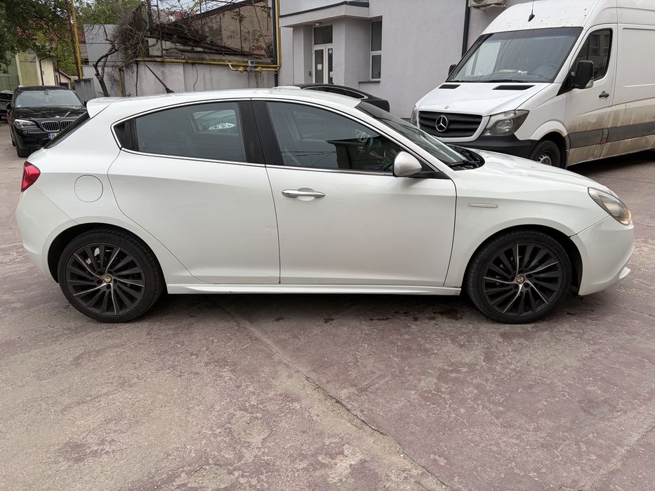 ALFA ROMEO Giulietta 2010 — imagine 2