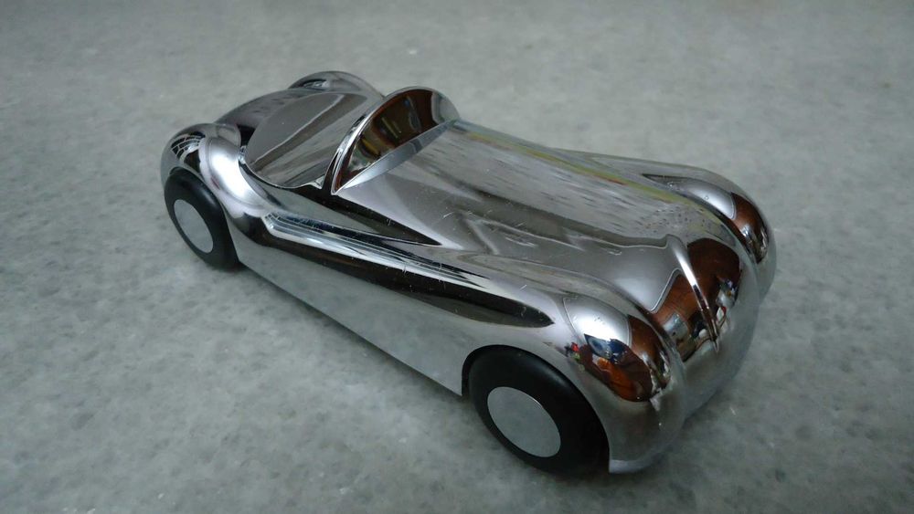 Метална магнитна кола