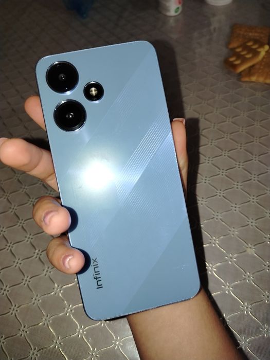 Infinix hot 30 play 128 g