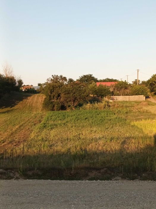 Gospodărie completă: Casă cărămidă, curte, livadă + Teren intravilan inclus